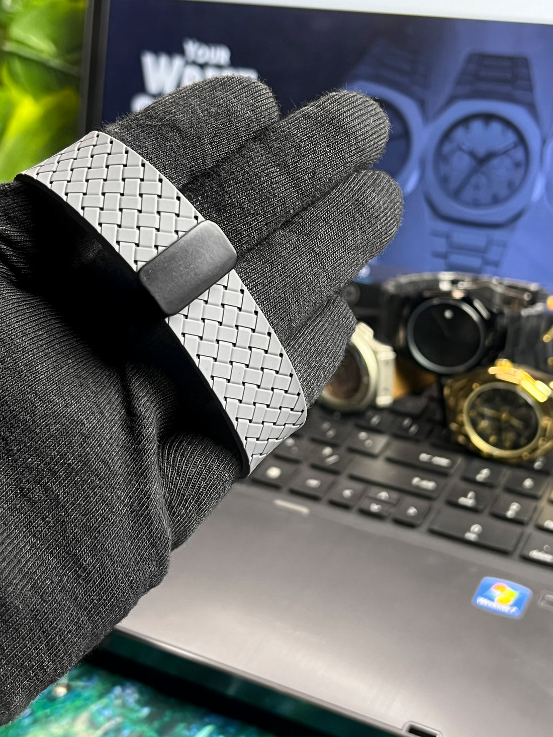 Universe Point (UP) Men's Luxury Gold Watch – Textured Dial with Date Display